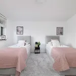 Spacious In With Ac & Parking By Renters Ferienhaus *