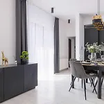 Ferienhaus Spacious In With Ac & Parking By Renters Groß Salze