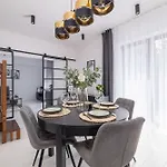 Ferienhaus Spacious In With Ac & Parking By Renters *