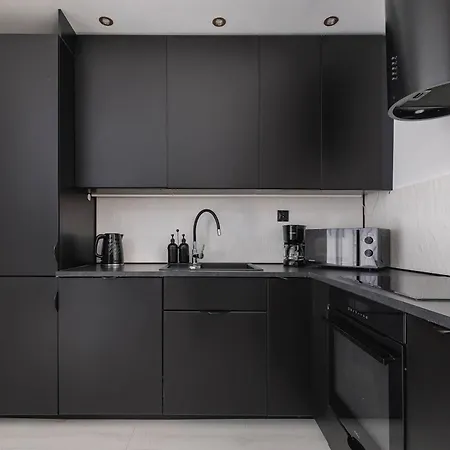 Spacious In With Ac & Parking