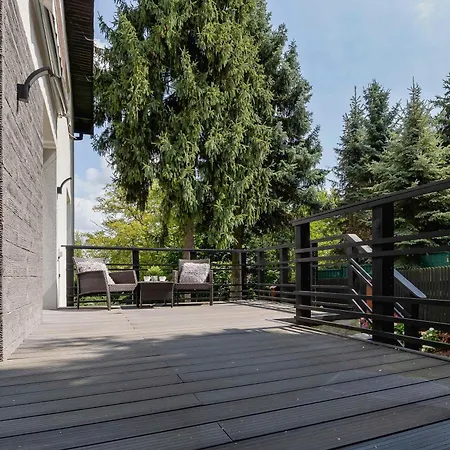 Spacious In With Ac & Parking