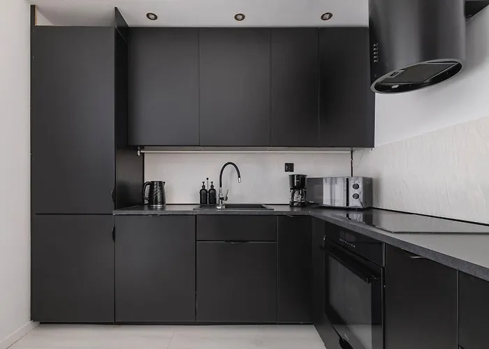 Spacious In With Ac & Parking