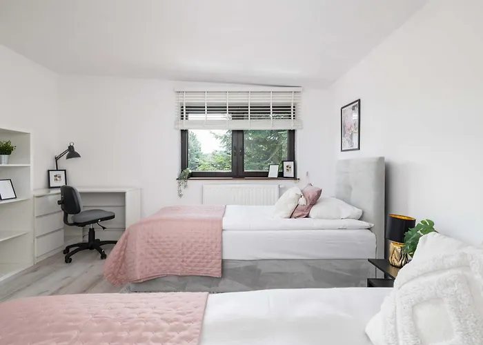 Spacious In With Ac & Parking Nyaraló Wieliczka